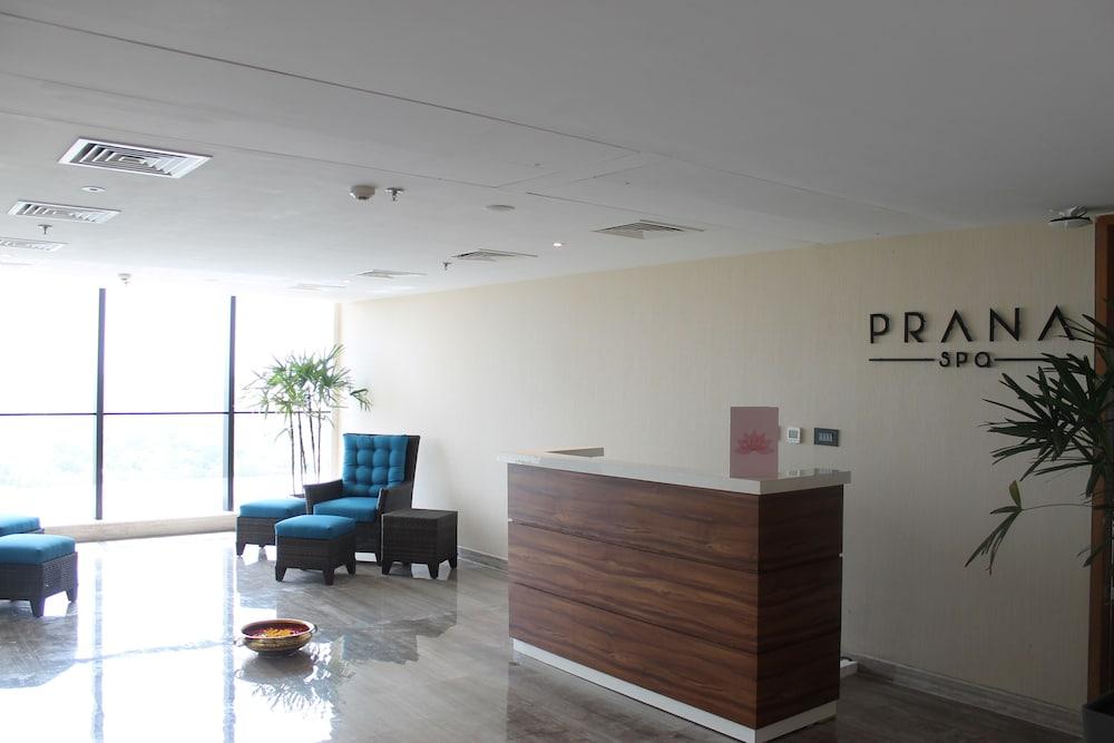 Doubletree By Hilton Ahmedabad Hotel Exterior foto