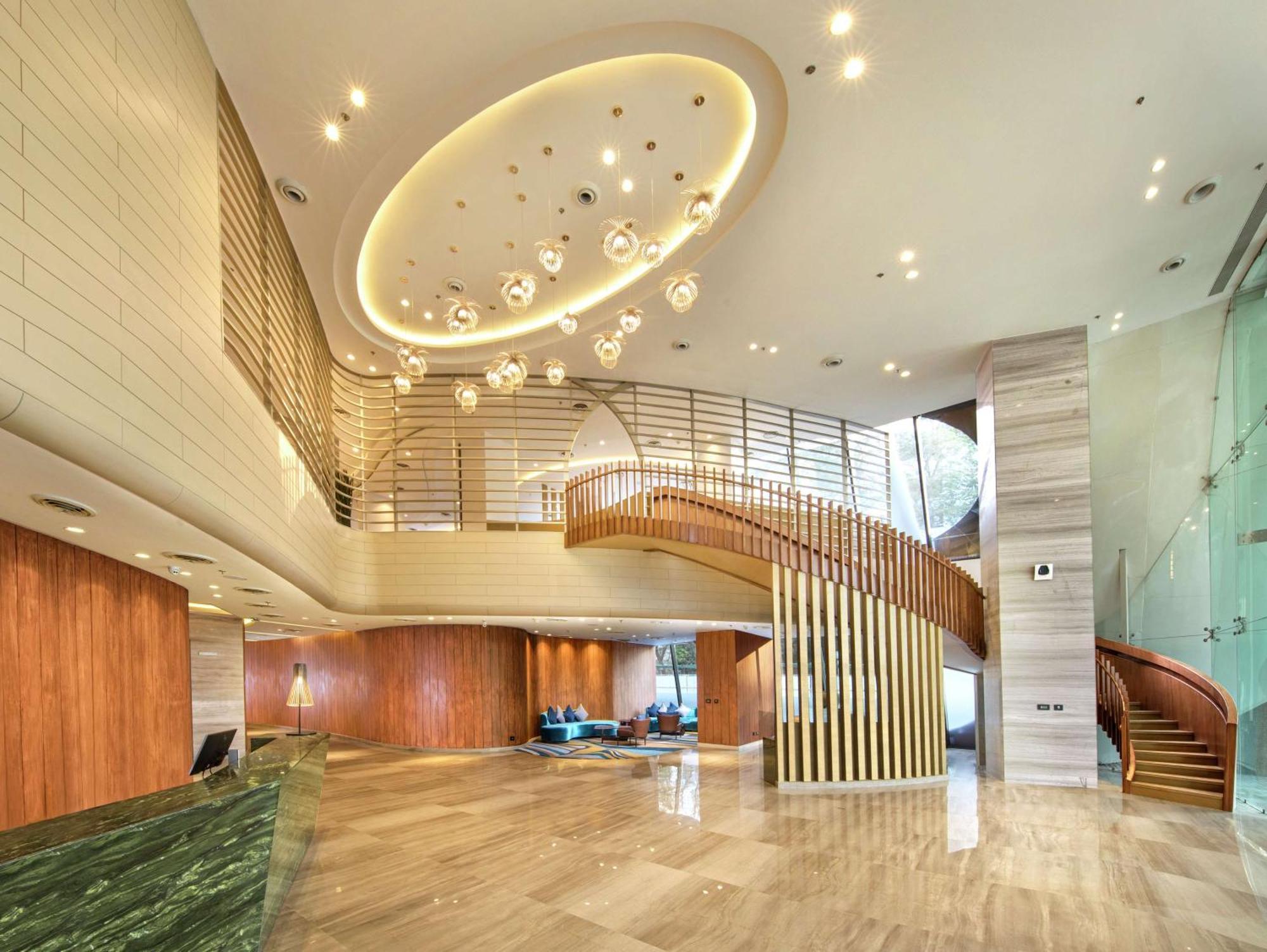 Doubletree By Hilton Ahmedabad Hotel Exterior foto